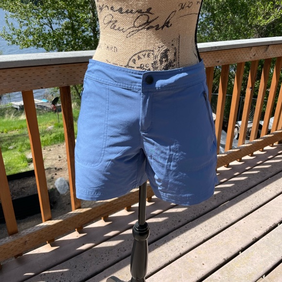 NWOT Title Nine Casual Blue
Rogue Shorts 5” size 2 - Picture 2 of 14